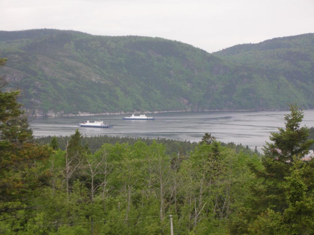 Chalet De La Montagne Villa Tadoussac Exteriör bild
